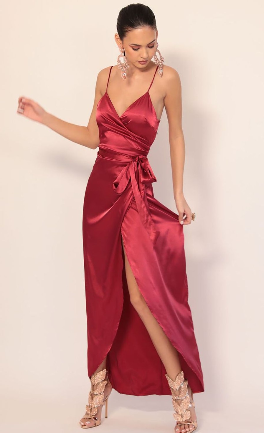 Clothing LUCY IN THE SKY | Joelle Pleated Satin Maxi Dress In Merlot | Lucy In The Sky